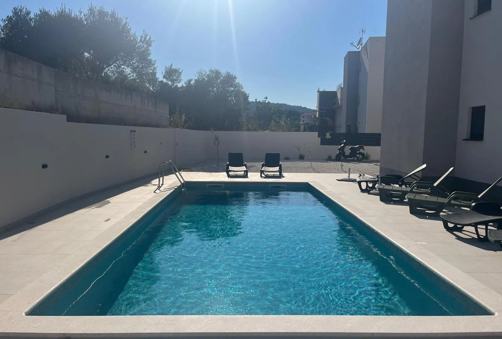 Solis Apartment - Sea View & Pool Slatine
