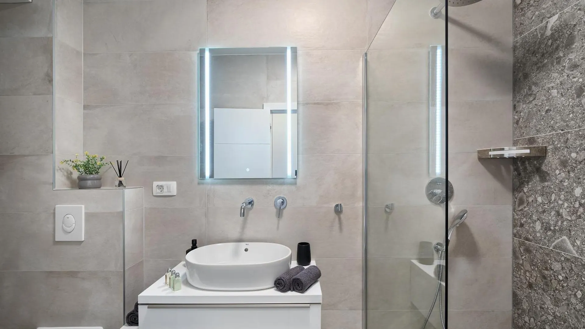 Solis Apartment - Sea View & Pool Slatine