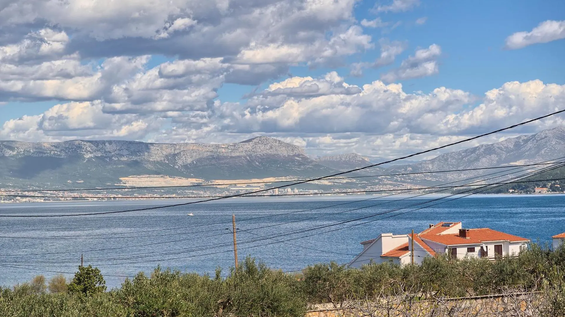 Solis Apartment - Sea View & Pool Slatine