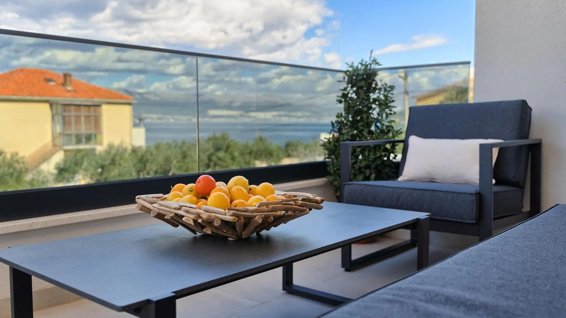 Solis Apartment - Sea View & Pool Slatine 0*,  Croatia