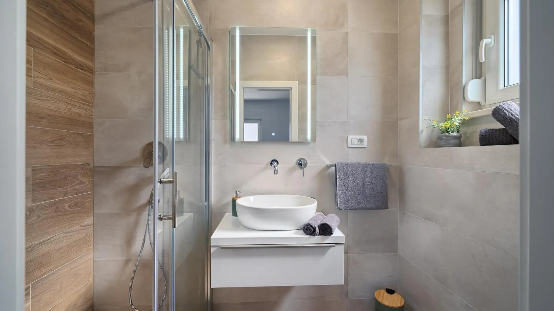 Solis Apartment - Sea View & Pool Slatine 0*,  Croatia