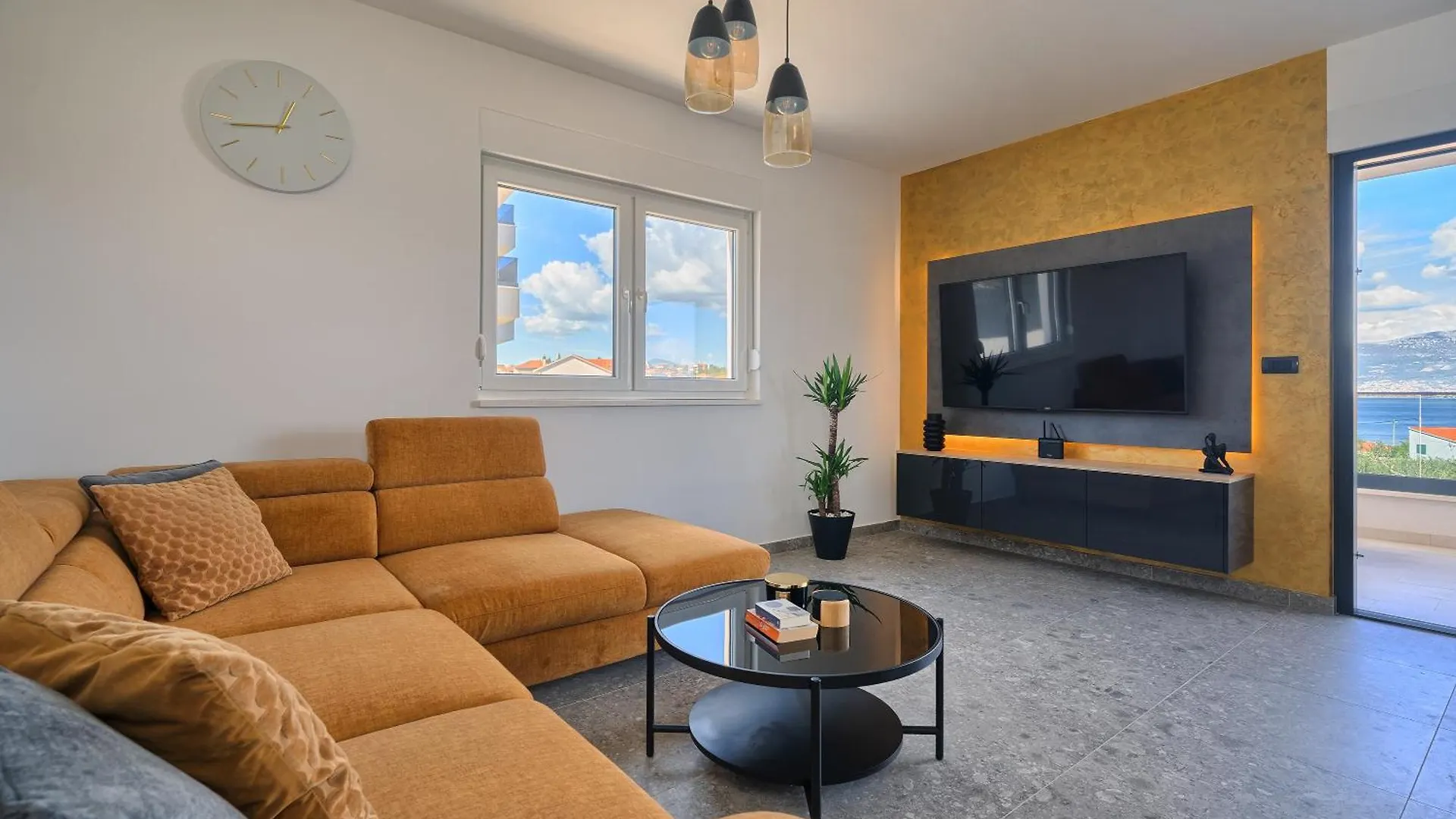 Solis Apartment - Sea View & Pool Slatine