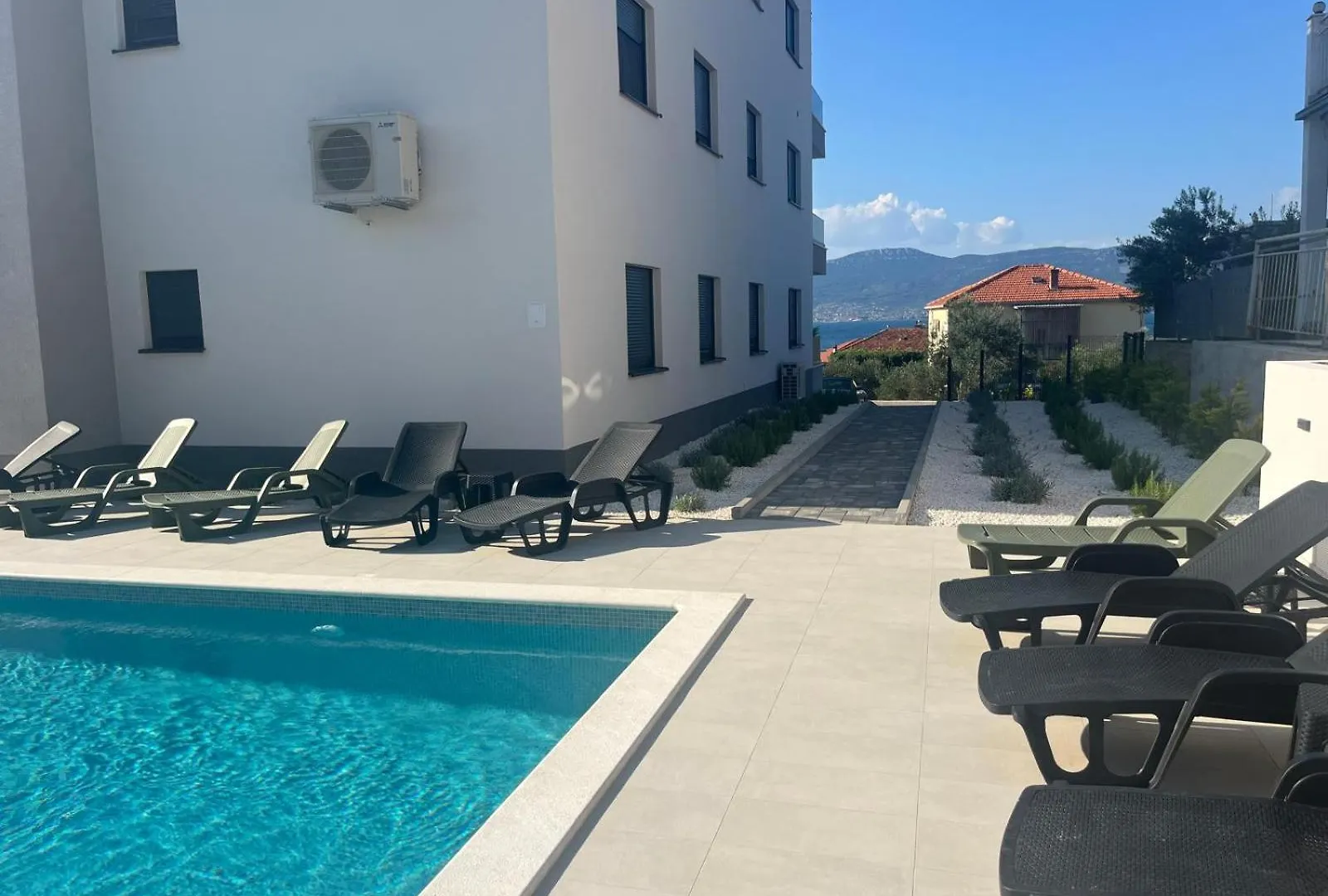 Solis Apartment - Sea View & Pool Slatine