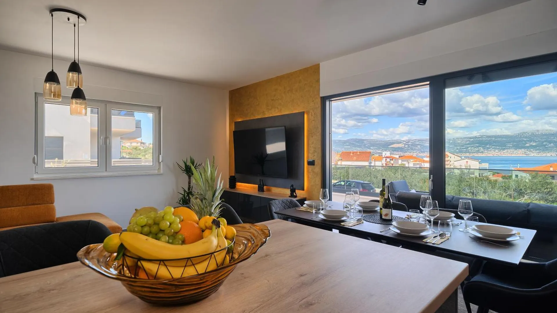 Solis Apartment - Sea View & Pool Slatine